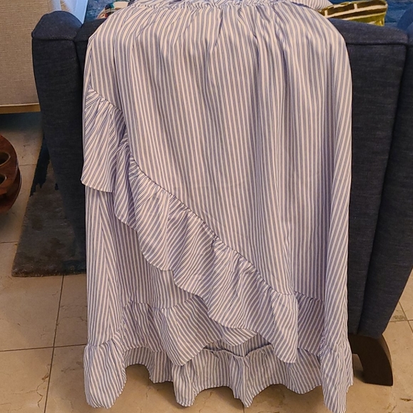 Striped white and blue off shoulder dress - Picture 5 of 8